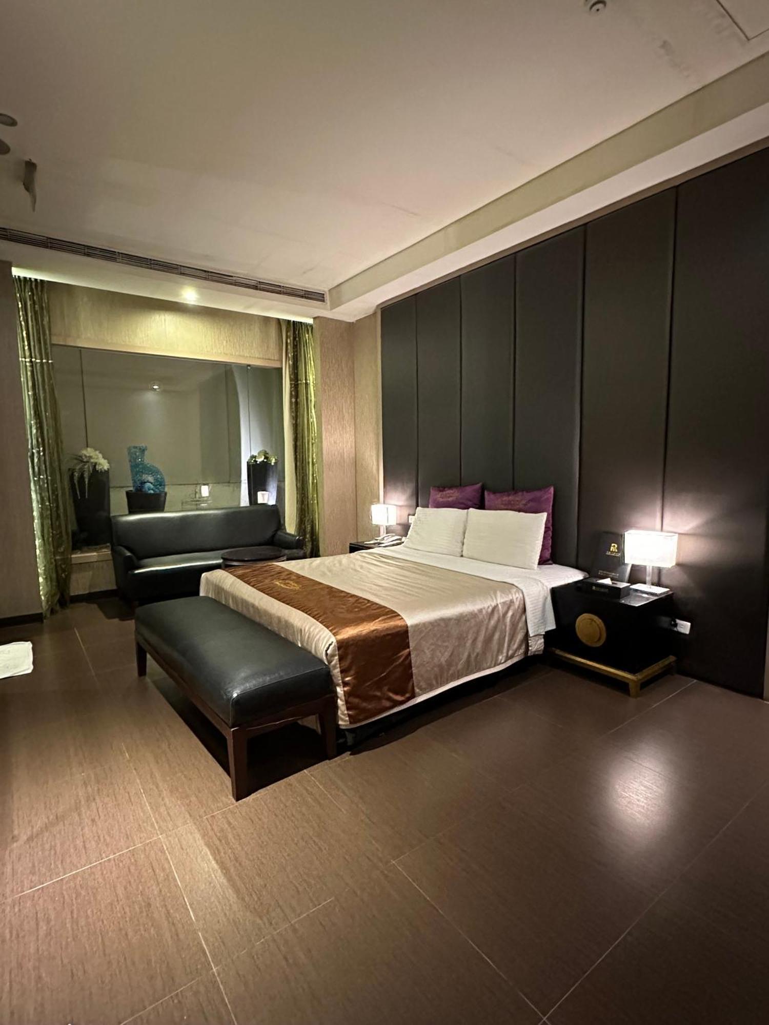 Purple Rainbow Motel Taipei Eksteriør billede